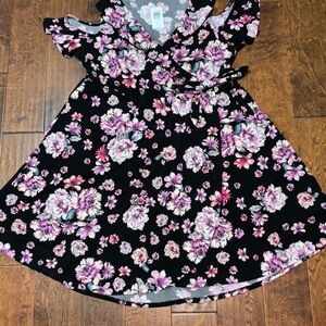 Torrid NWT Women’s 2X Size 2 Floral Flowy V-Neck Dress in Pink and Purple